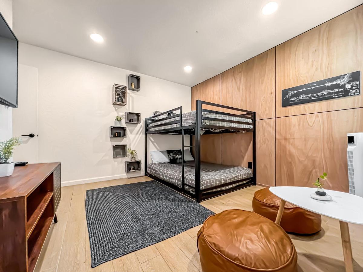 Open Airy Custom Designed Home - 2Kings - Sleeps 14 Houston Eksteriør billede
